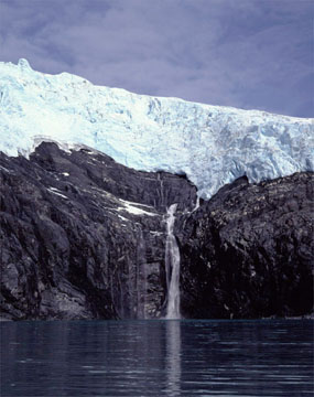 �u���b�N�X�g�[���E�O���[�V���[�i�A���X�J�j