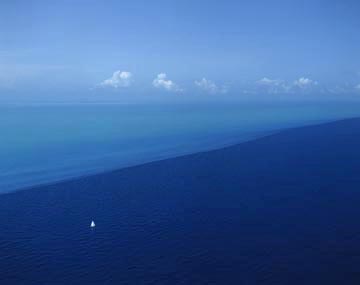 LINE BETWEEN TWO OCEAN CURRENTS, FLORIDA, U.S.A.